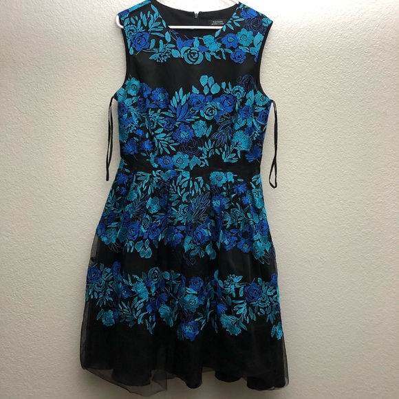Tahari Dresses & Skirts - Tahari Black and Blue Floral Midi Dress